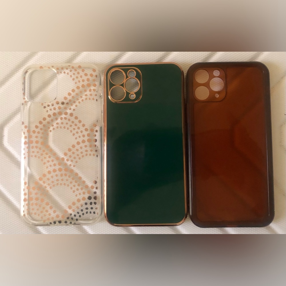 iPhone 11 case bundle - Picture 1 of 1